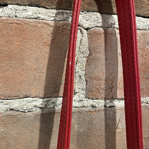 Red Matt & Nat vegan leather crossbody purse - Picture 3 of 7
